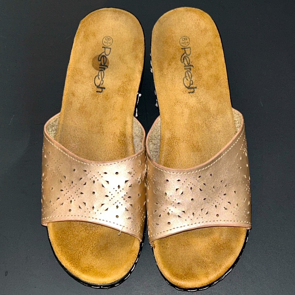 Refresh Women’s Sandals Size 8.5